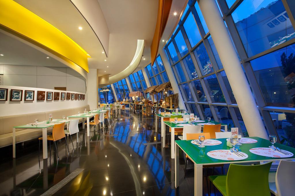 Harris Hotel & Convention Festival Citylink Bandung Exterior foto